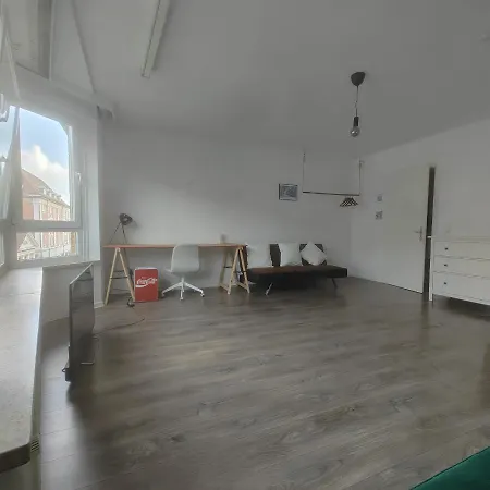 Δωμάτια σε οικογενειακή κατοικία Private In Center Of